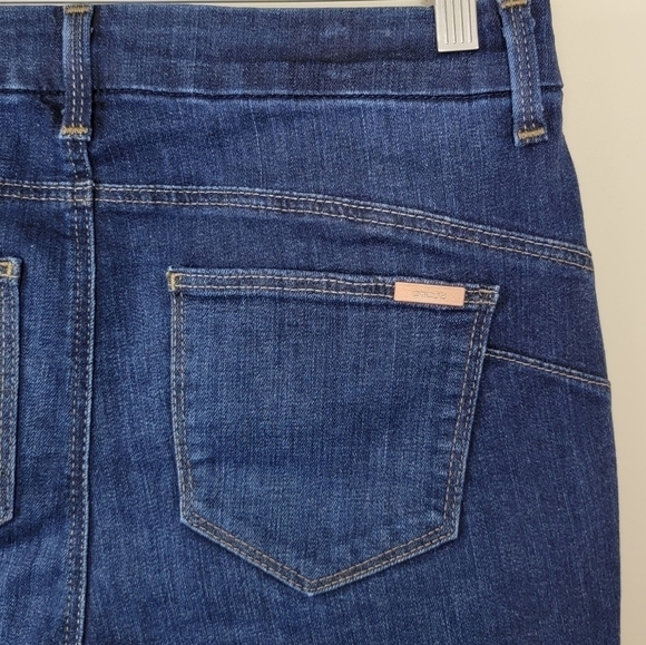 Chico's | So Lifting Cropped Jeans - Picture 4 of 7